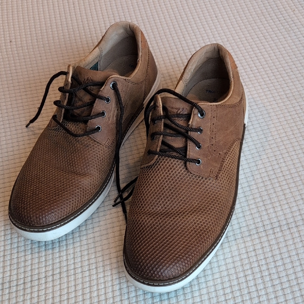 Johnston & Murphy Brown Textured Oxfords